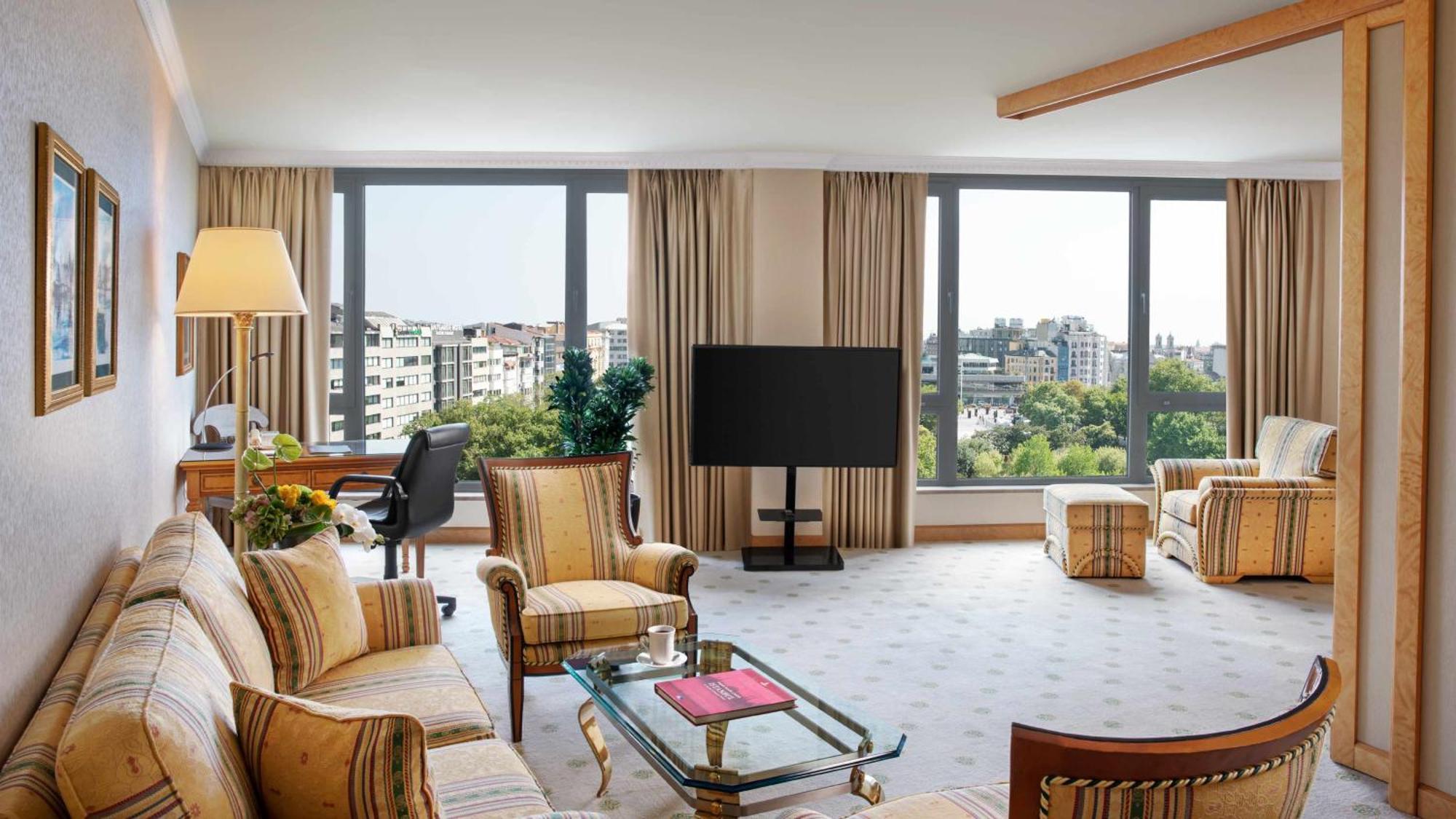 Intercontinental Istanbul By Ihg Hotel Bagian luar foto A suite at the hotel
