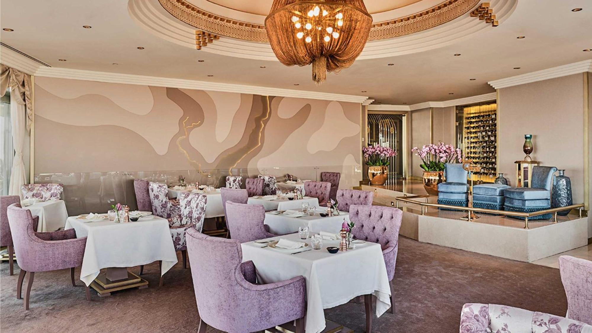 Intercontinental Istanbul By Ihg Hotel Bagian luar foto The interior of the restaurant