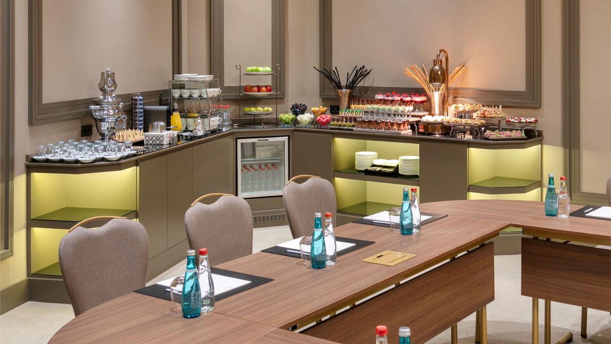 Intercontinental Istanbul By Ihg Hotel Bagian luar foto Meeting room