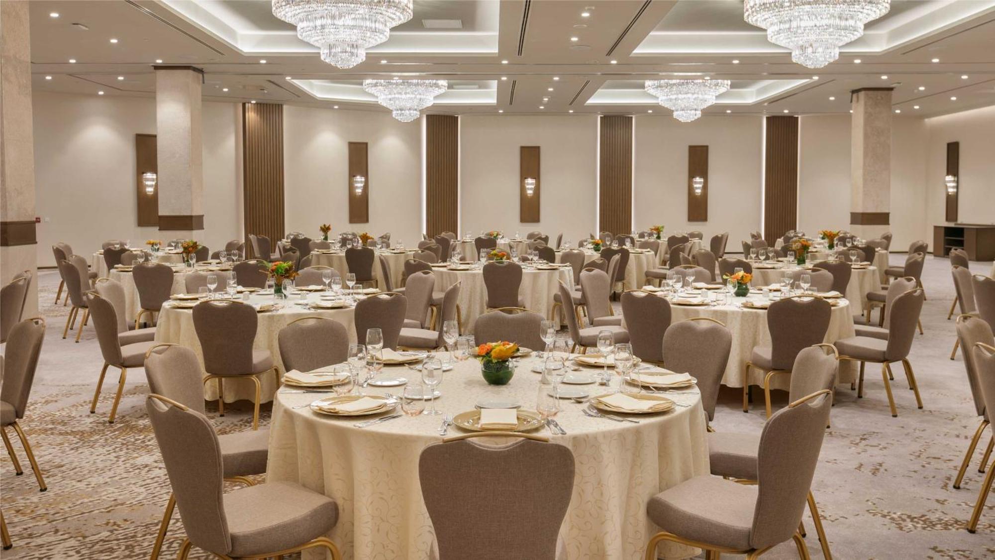 Intercontinental Istanbul By Ihg Hotel Bagian luar foto The ballroom