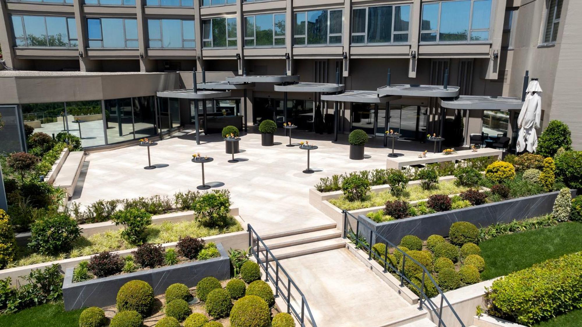 Intercontinental Istanbul By Ihg Hotel Bagian luar foto The hotel's entrance