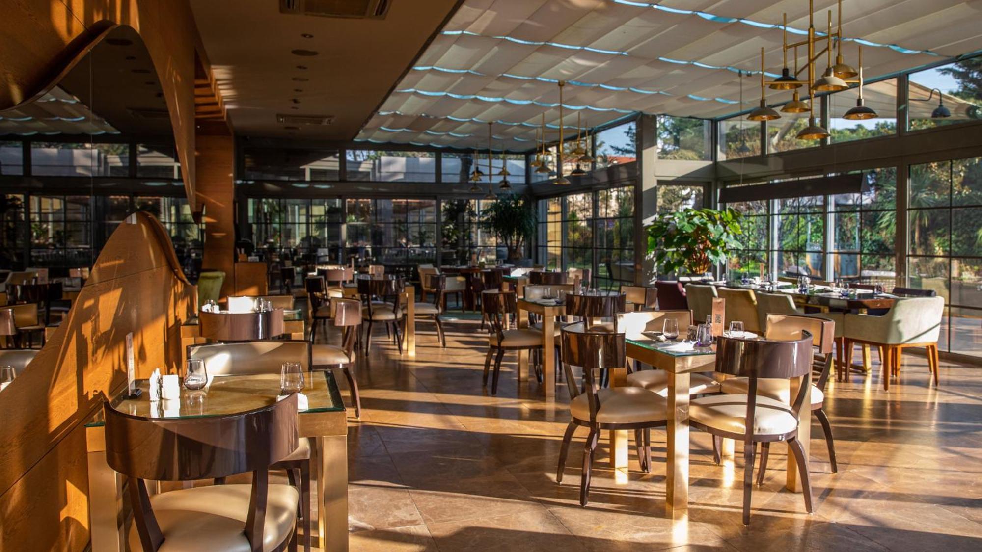 Intercontinental Istanbul By Ihg Hotel Bagian luar foto The restaurant