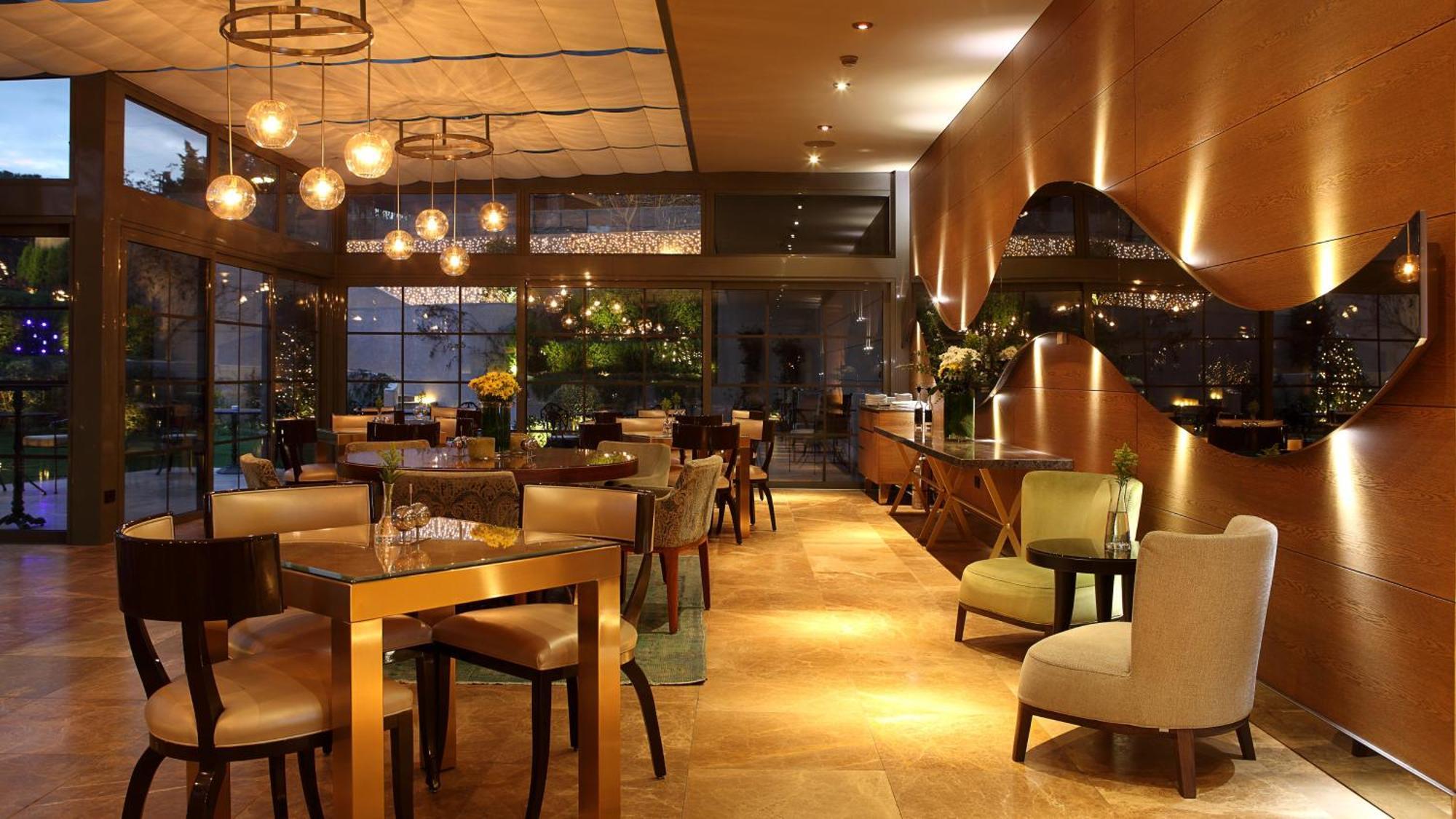 Intercontinental Istanbul By Ihg Hotel Bagian luar foto The interior of the restaurant