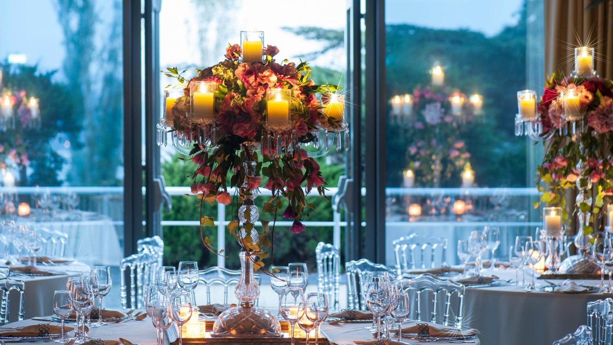 Intercontinental Istanbul By Ihg Hotel Bagian luar foto The interior of the restaurant