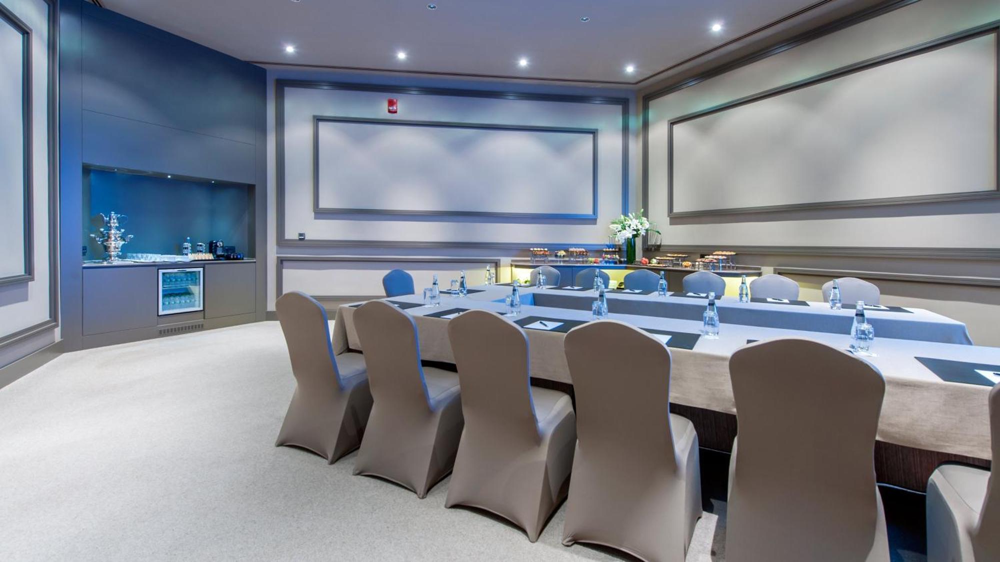 Intercontinental Istanbul By Ihg Hotel Bagian luar foto Meeting room